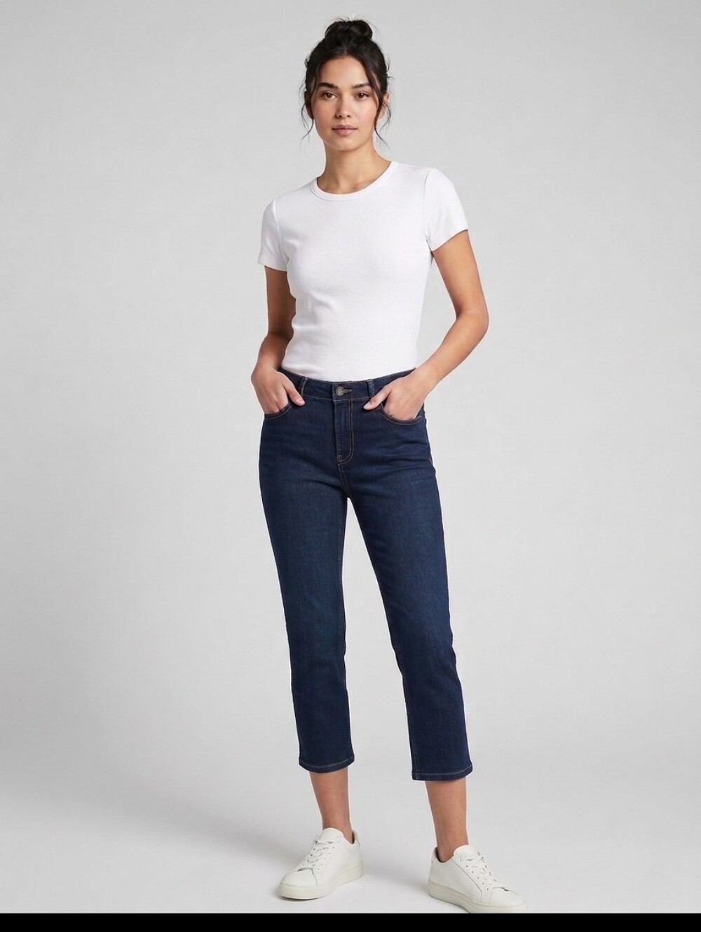 R JEANS The Insider Dark Wash Cropped Jeans, Size 29